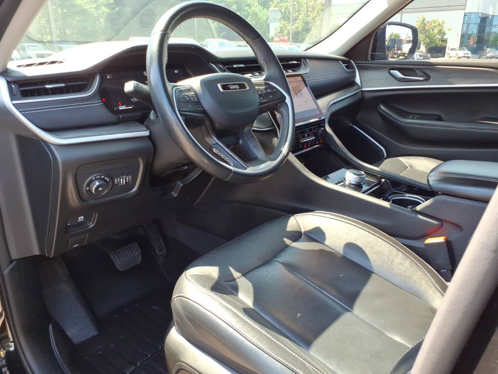 Used 2022 Jeep Grand Cherokee Limited AWD/4WD image 13