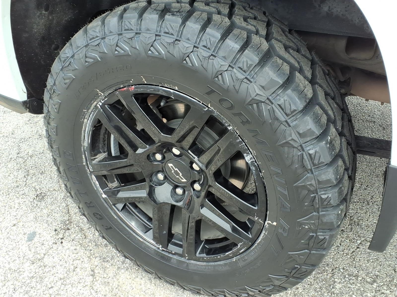 Used 2023 Chevrolet Silverado 1500 Custom w/ LPO, Dark Essentials Package RWD image 9