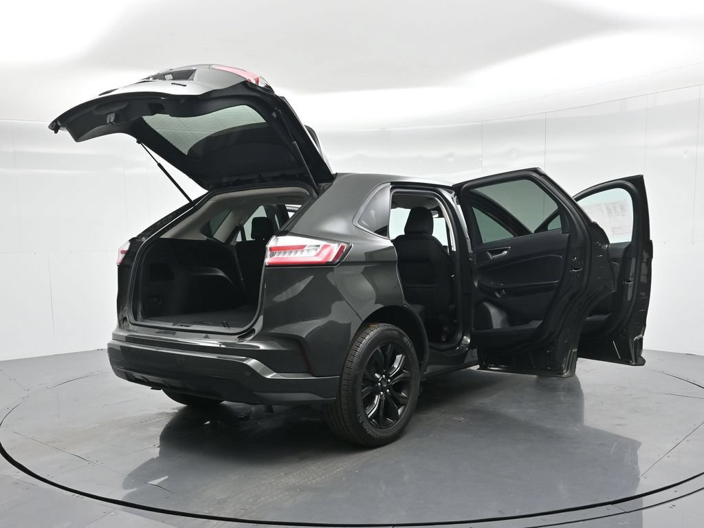Certified 2022 Ford Edge SE w/ Black Appearance Package AWD/4WD image 6