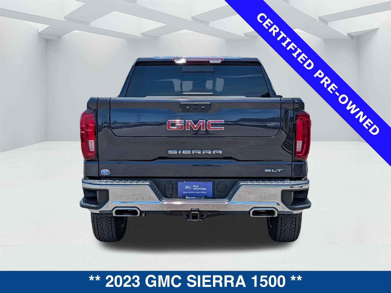Used 2023 GMC Sierra 1500 SLT w/ SLT Premium Package AWD/4WD image 5