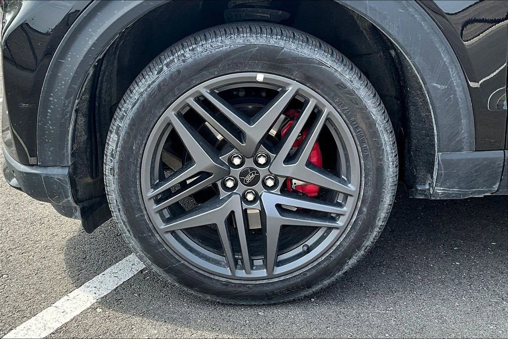 Certified 2025 Ford Explorer ST-Line w/ ST-Line Street Pack image 8