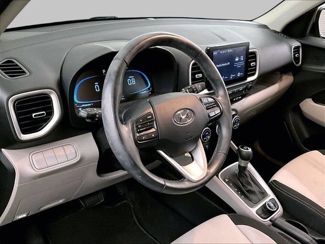 Used 2023 Hyundai Venue SEL FWD image 12