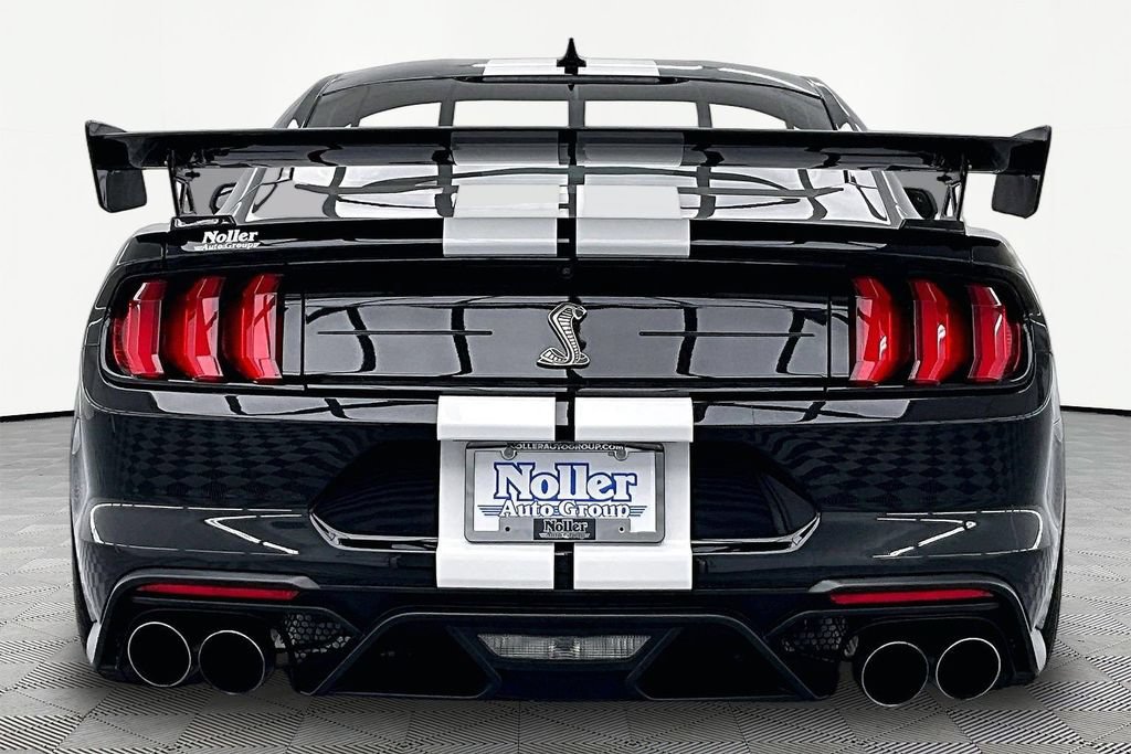 Certified 2022 Ford Mustang Shelby GT500 w/ Carbon Fiber Track Pack RWD image 4