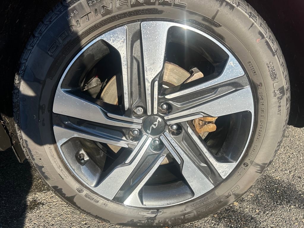 Used 2023 Kia Sorento EX image 13