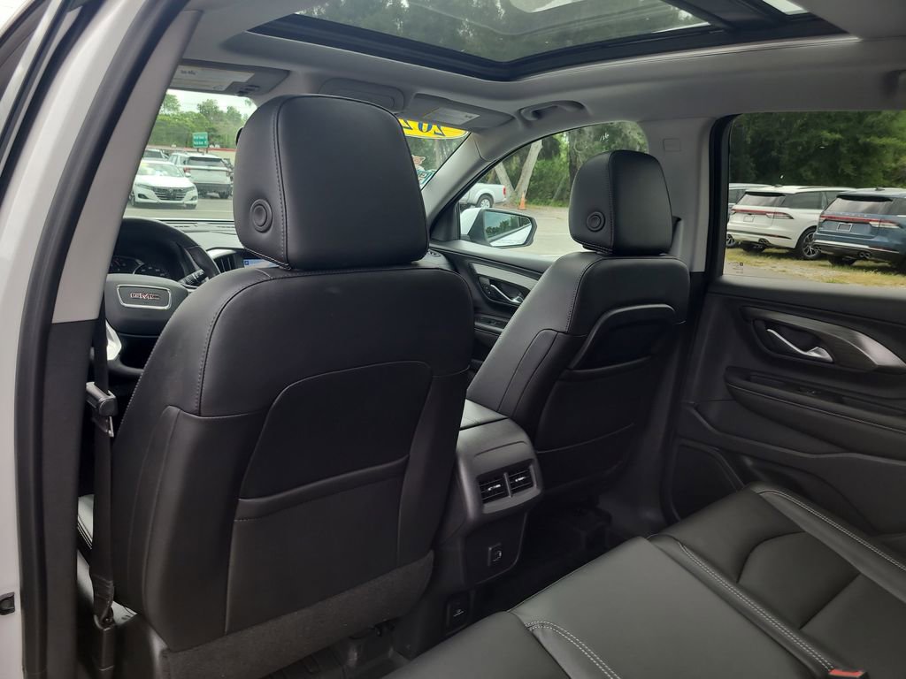 Used 2022 GMC Terrain SLT w/ Infotainment Package II AWD/4WD image 11