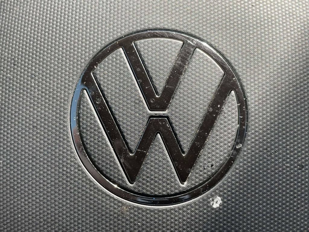 Used 2023 Volkswagen Tiguan SE R-Line FWD image 29