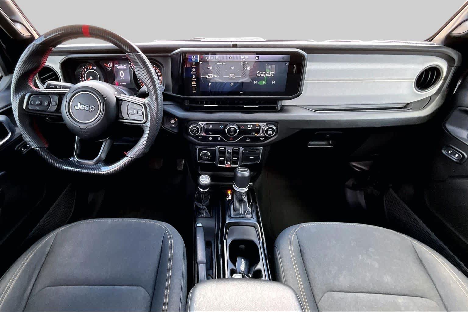 Used 2024 Jeep Gladiator Sport AWD/4WD image 17
