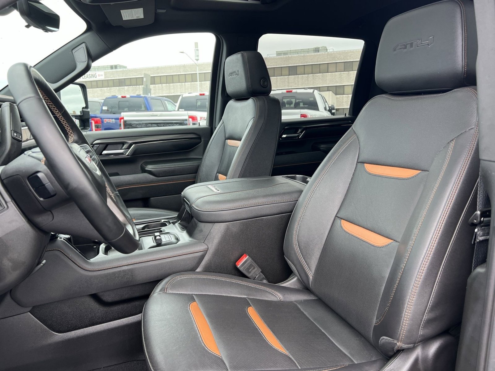 Used 2024 GMC Sierra 2500 AT4 w/ AT4 Premium Plus Package AWD/4WD image 21