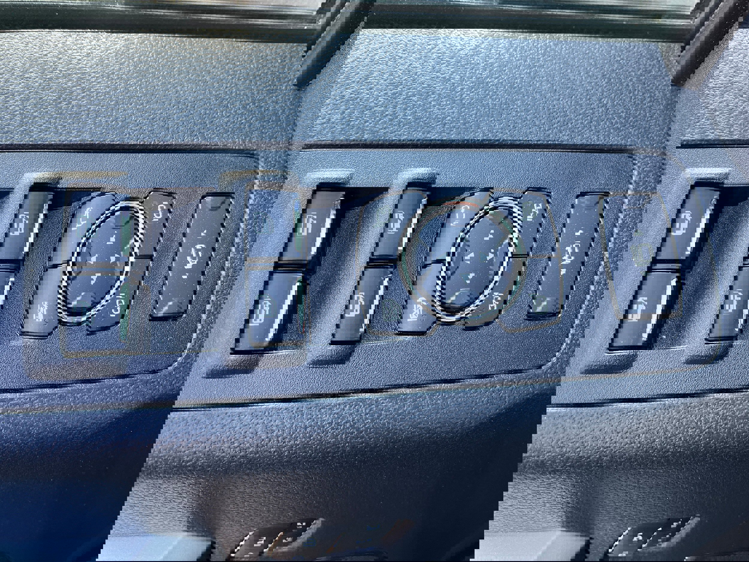 Certified 2022 Ford F250 Lariat w/ Black Appearance Package image 26