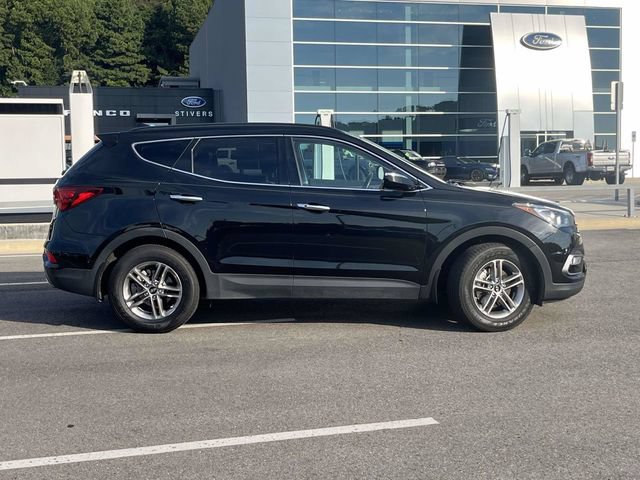 Used 2017 Hyundai Santa Fe Sport FWD image 2