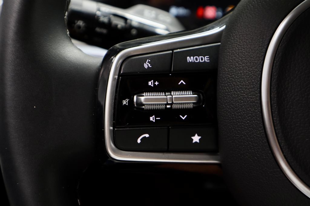 Used 2025 Kia Sorento SX FWD image 29