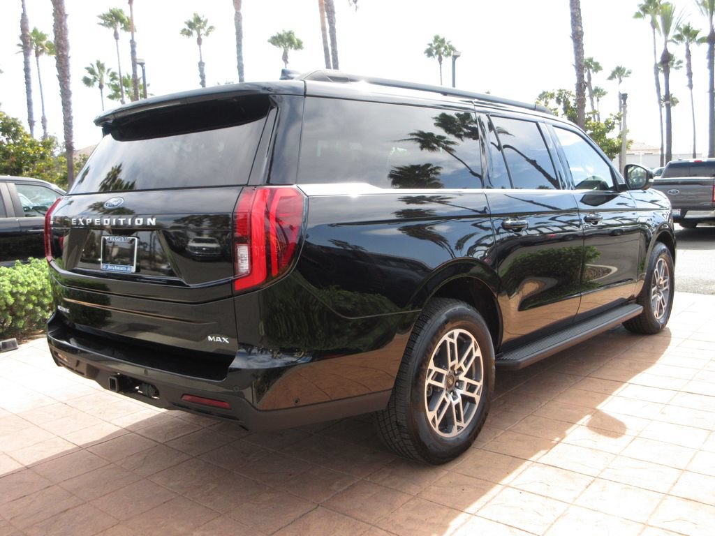Certified 2025 Ford Expedition Max Active RWD image 4