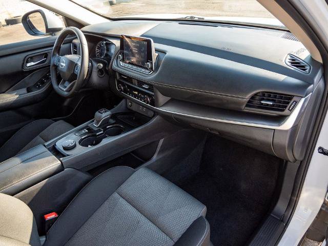 Used 2025 Nissan Rogue SV AWD/4WD image 15
