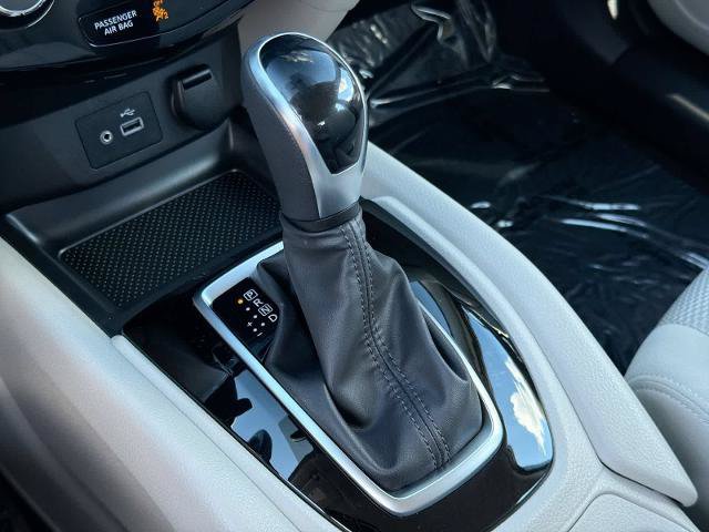 Used 2022 Nissan Rogue Sport SV AWD/4WD image 32