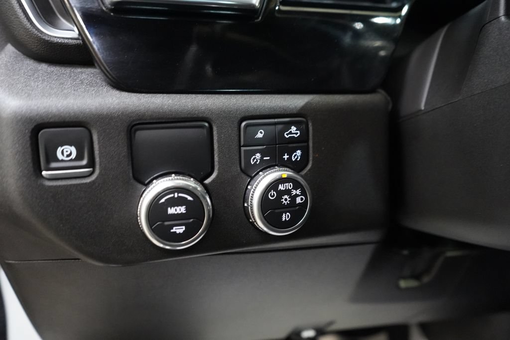 Used 2025 GMC Sierra 1500 SLT RWD image 35