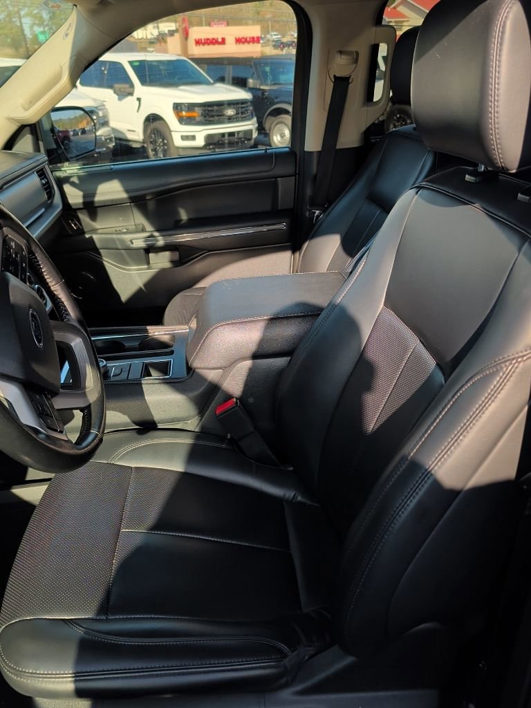 Certified 2024 Ford Expedition XLT image 6