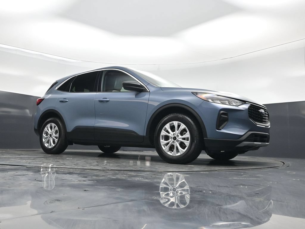 Certified 2024 Ford Escape Active FWD image 3