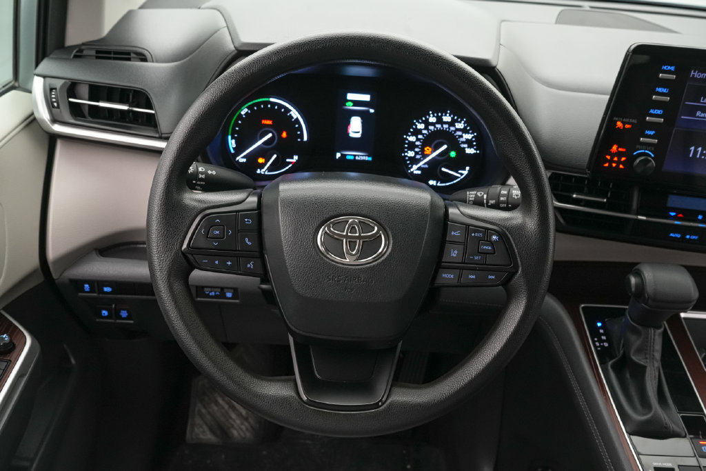 Used 2023 Toyota Sienna LE FWD image 13