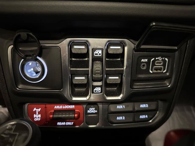 Used 2025 Jeep Gladiator Mojave w/ Steel Bumper Group AWD/4WD image 27
