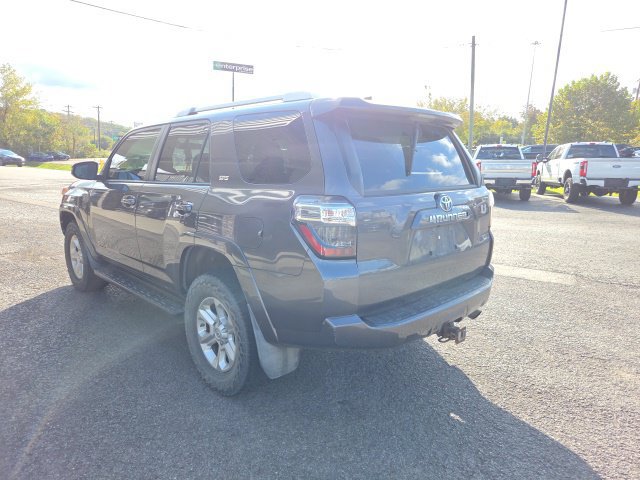 Used 2018 Toyota 4Runner SR5 AWD/4WD image 4