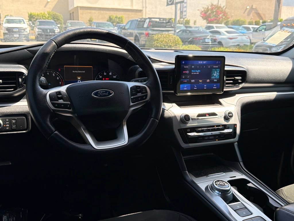 Certified 2021 Ford Explorer XLT RWD image 36