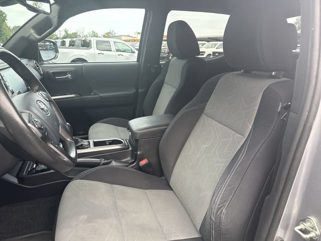 Used 2020 Toyota Tacoma TRD Sport w/ Technology Package AWD/4WD image 11