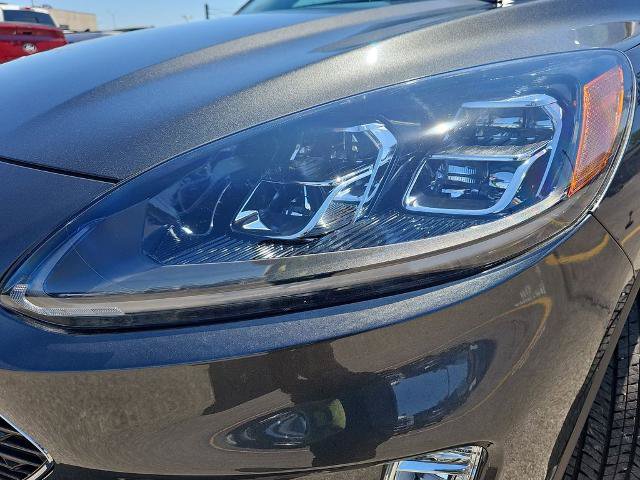 Certified 2020 Ford Escape Titanium AWD/4WD image 31
