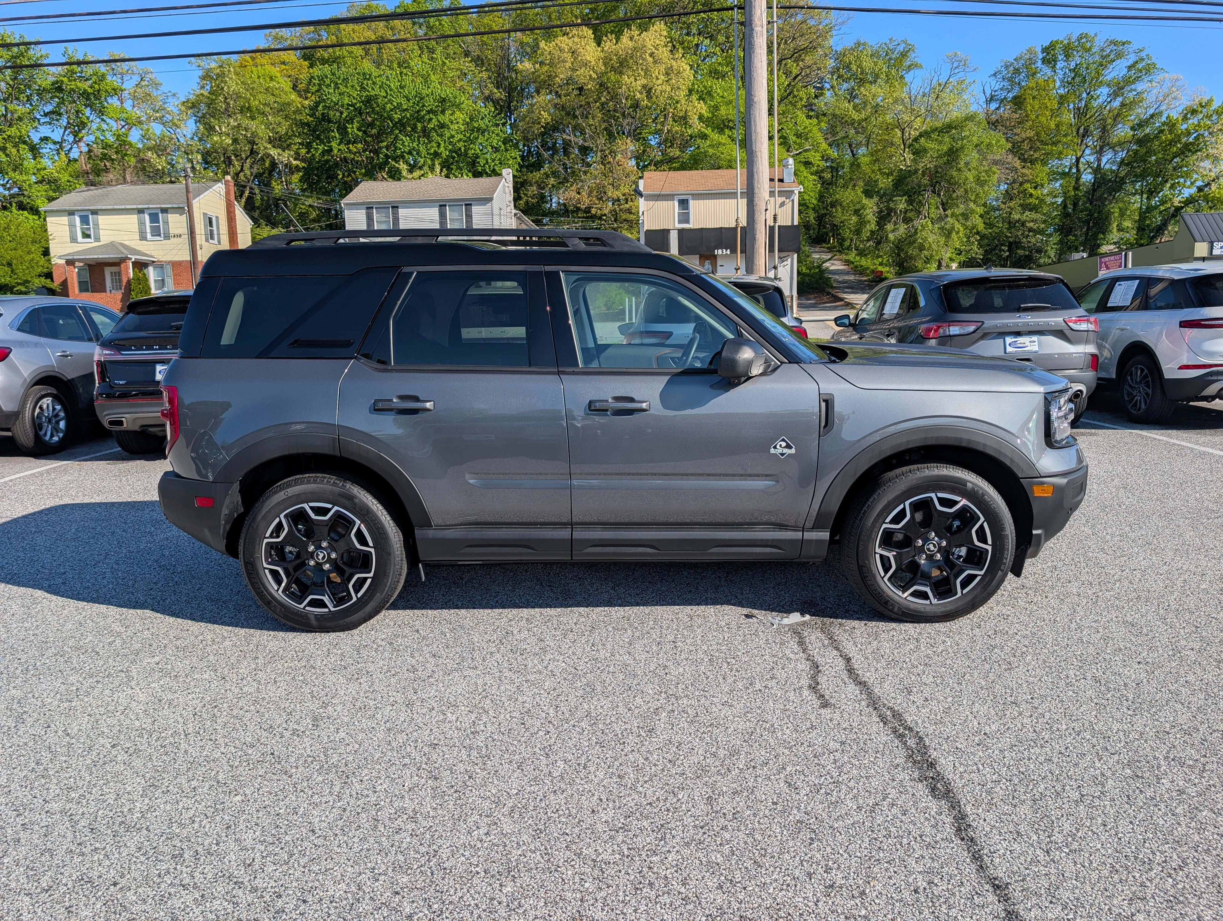 Certified 2025 Ford Bronco Sport Outer Banks w/ Outer Banks Tech Package+ AWD/4WD image 2