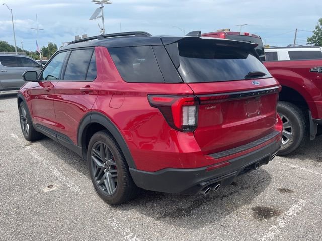 Certified 2025 Ford Explorer ST AWD/4WD image 9