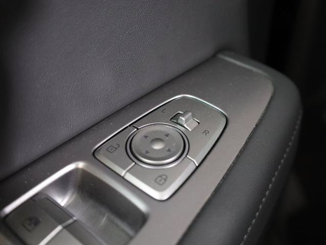 Used 2023 Hyundai Palisade Limited AWD/4WD image 40