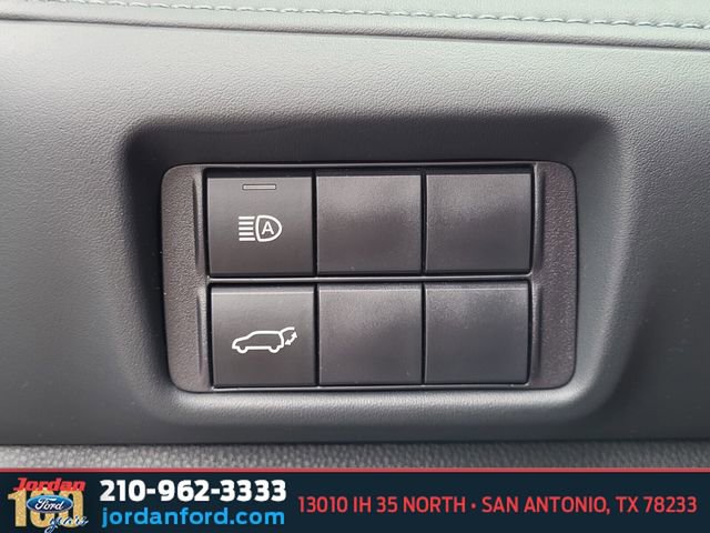 Used 2023 Toyota Highlander XLE FWD image 23