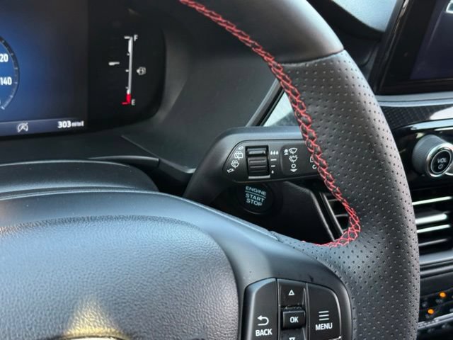 Certified 2025 Ford Escape ST-Line Select AWD/4WD image 27