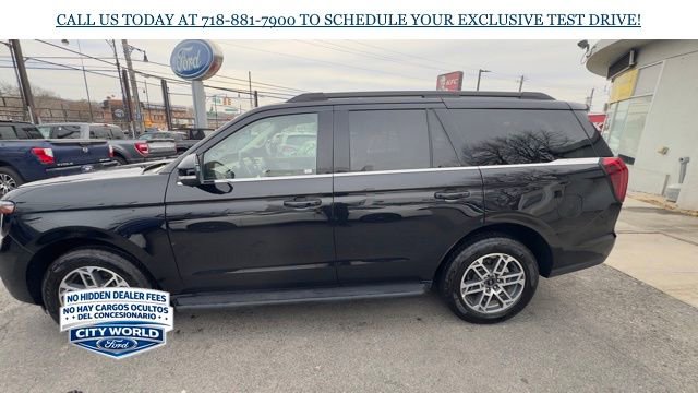 Certified 2025 Ford Expedition Active AWD/4WD image 2