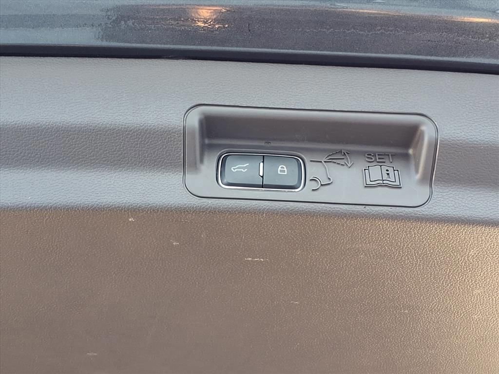 Certified 2020 Ford Explorer Platinum image 31