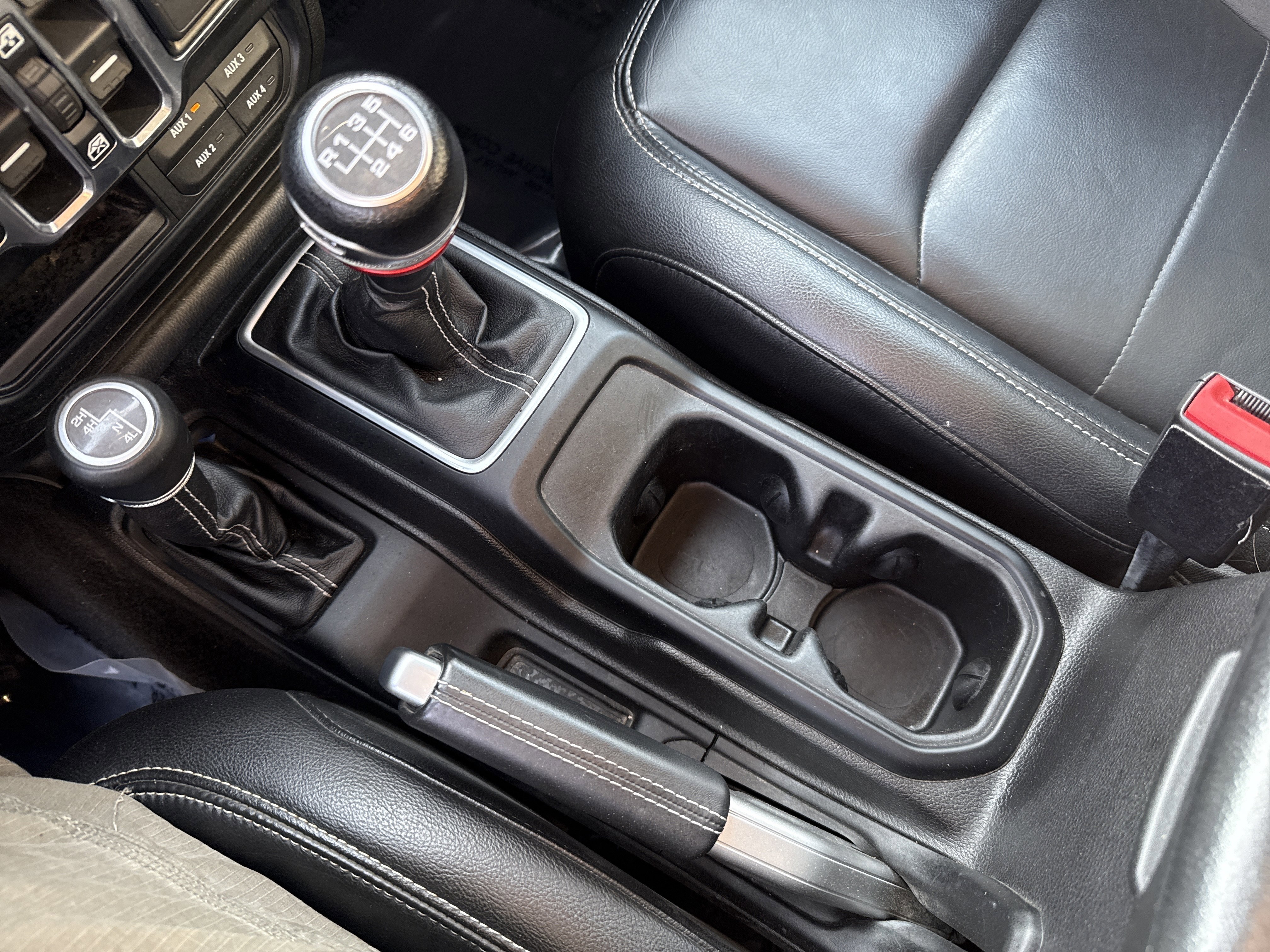 Used 2019 Jeep Wrangler Unlimited Sahara w/ Uconnect 4C Nav & Sound Group image 24