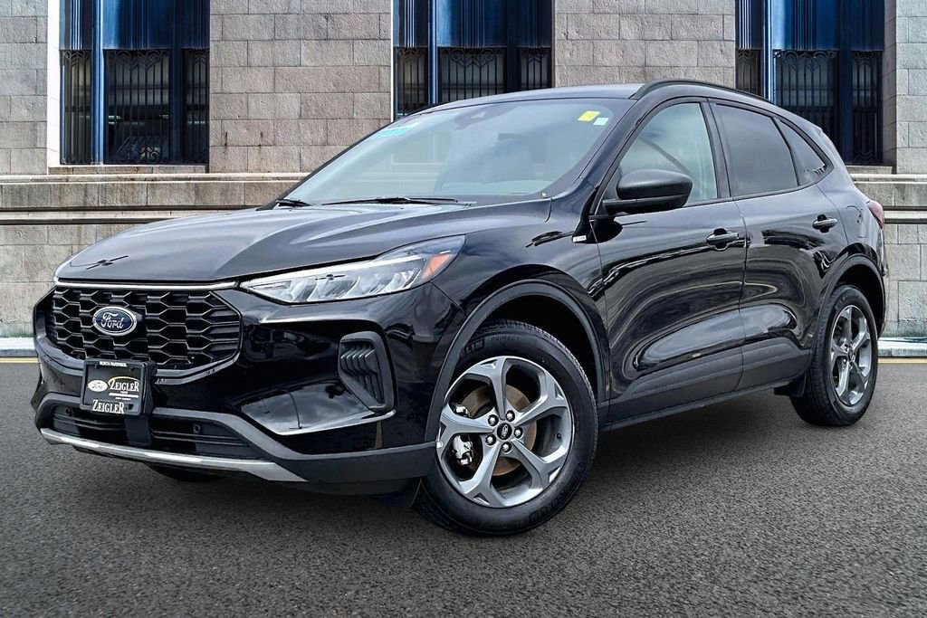 Certified 2025 Ford Escape ST-Line AWD/4WD image 2