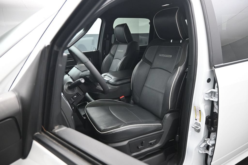 Used 2026 RAM 2500 Laramie AWD/4WD image 9
