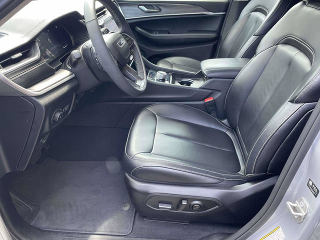 Used 2023 Jeep Grand Cherokee Limited RWD image 8
