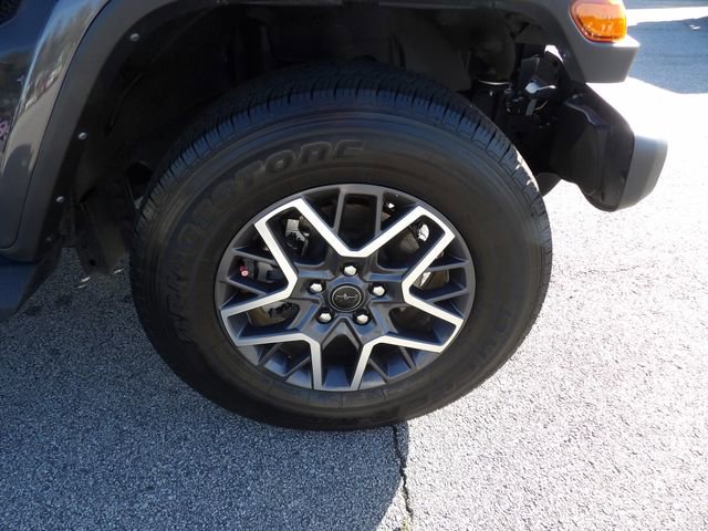 Used 2024 Jeep Wrangler Unlimited Sahara AWD/4WD image 13