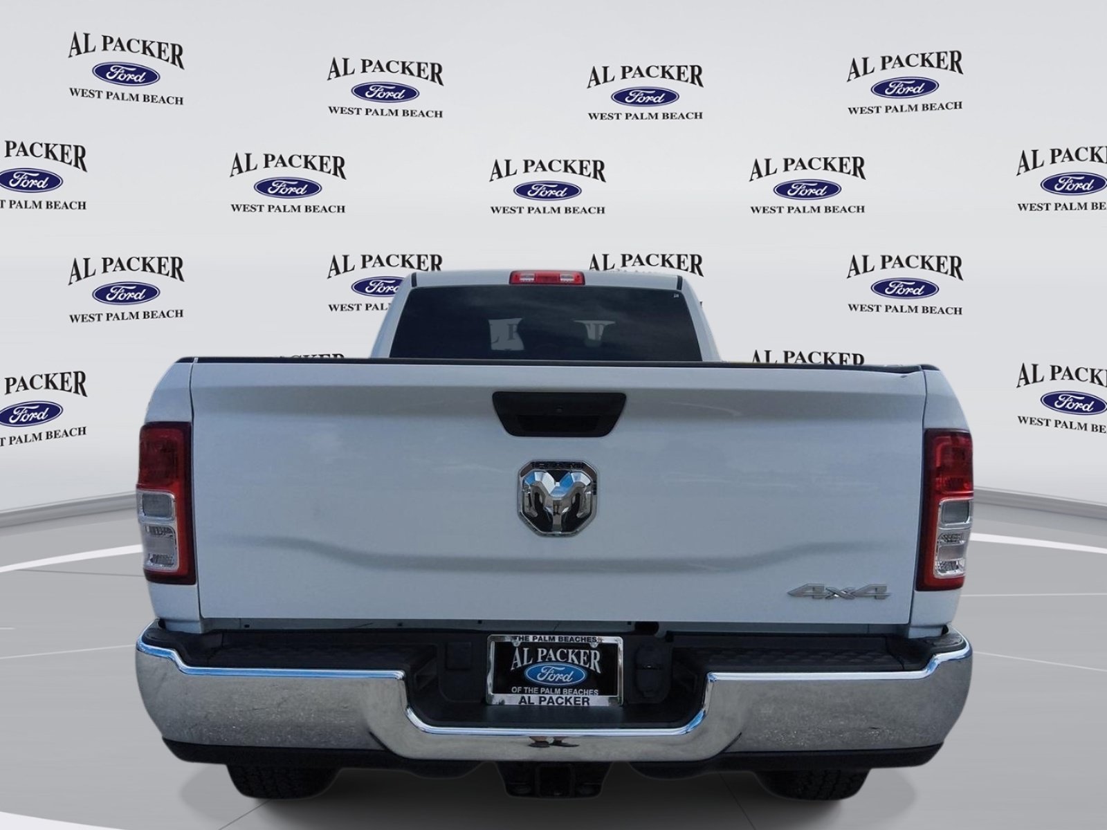 Used 2022 RAM 3500 Tradesman w/ Chrome Appearance Group AWD/4WD image 5