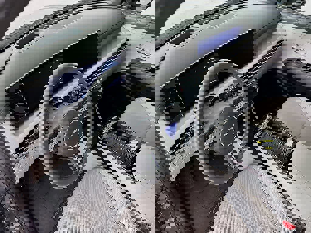 Used 2025 Hyundai Tucson Limited image 9