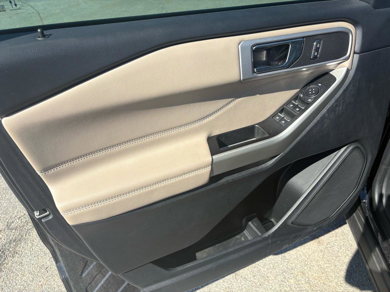 Certified 2022 Ford Explorer XLT image 9