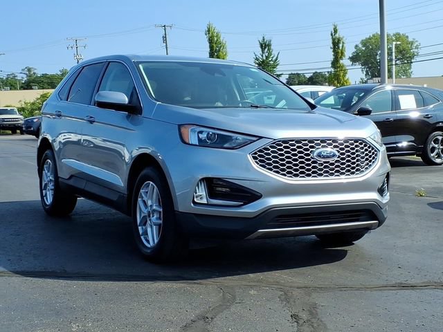 Certified 2023 Ford Edge SEL w/ Convenience Package AWD/4WD image 3