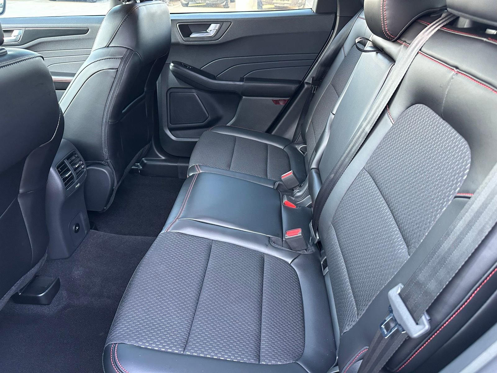 Certified 2025 Ford Escape ST-Line w/ Tech Pack #1 image 24