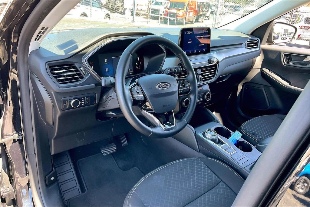 Certified 2024 Ford Escape Active AWD/4WD image 13