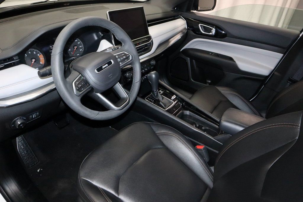 Used 2024 Jeep Compass Limited image 25