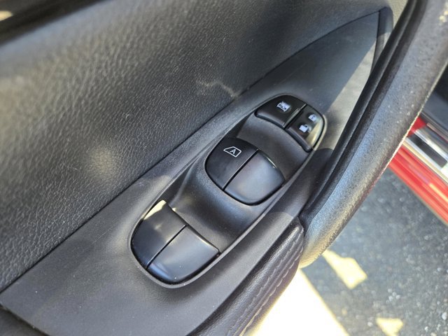 Used 2022 Nissan Rogue Sport SV FWD image 18