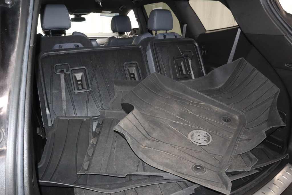 Used 2023 Buick Enclave Essence w/ LPO, Floor Liner Package FWD image 17