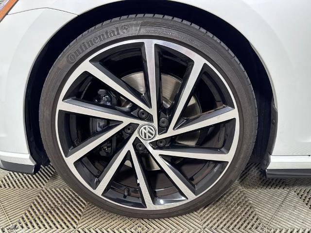 Used 2019 Volkswagen Golf R 4-Door image 12