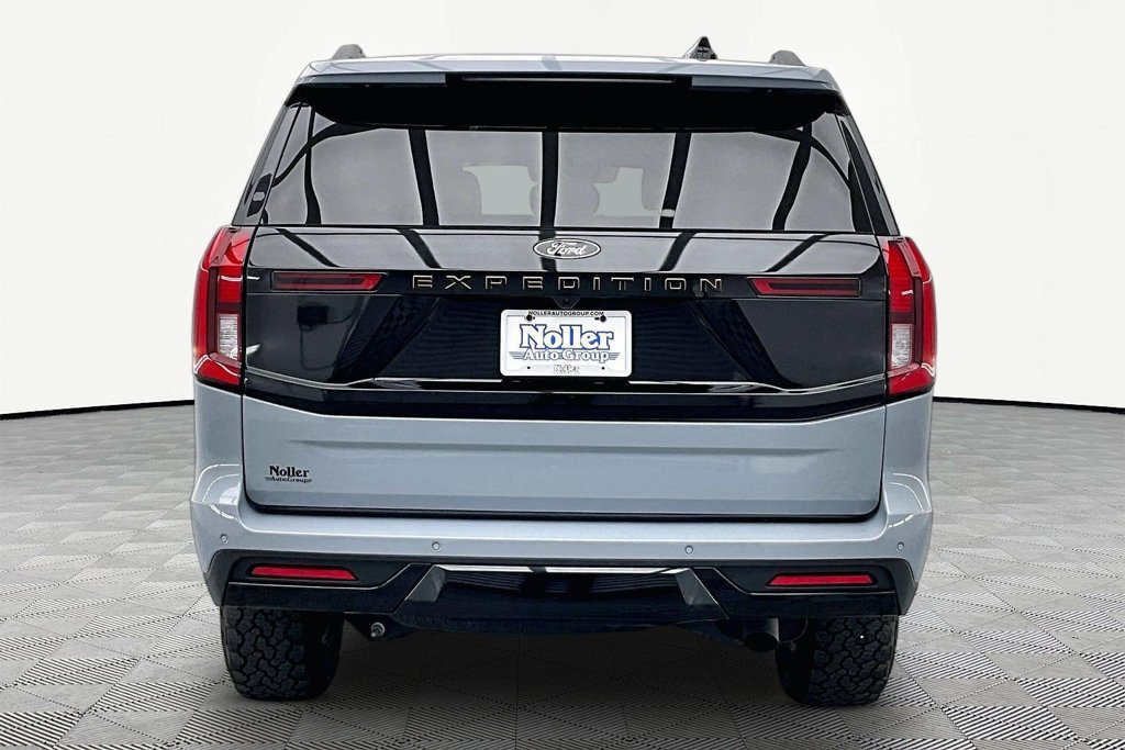 Certified 2025 Ford Expedition Tremor AWD/4WD image 4